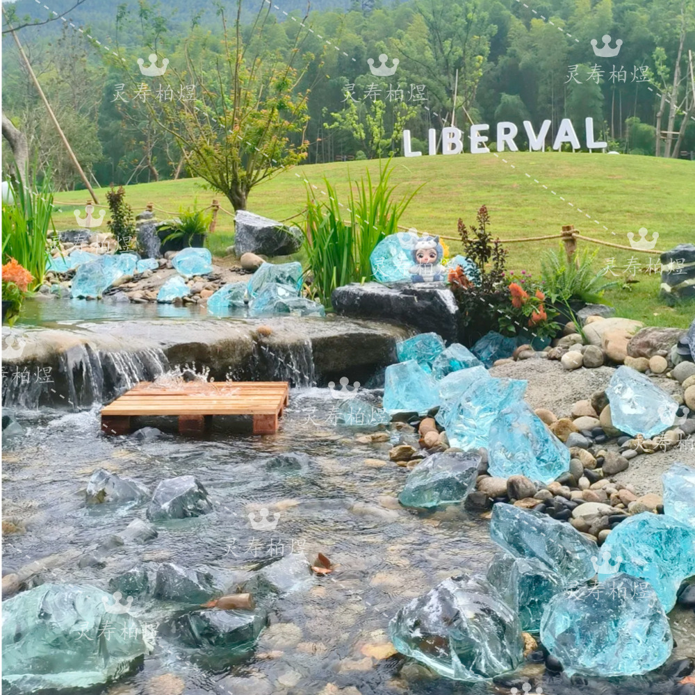 Поток, река, маленькая река, стеклянный блок, стеклянный камень, ландшафтный поток, декоративный стеклянный камень, прозрачный стеклянный блок