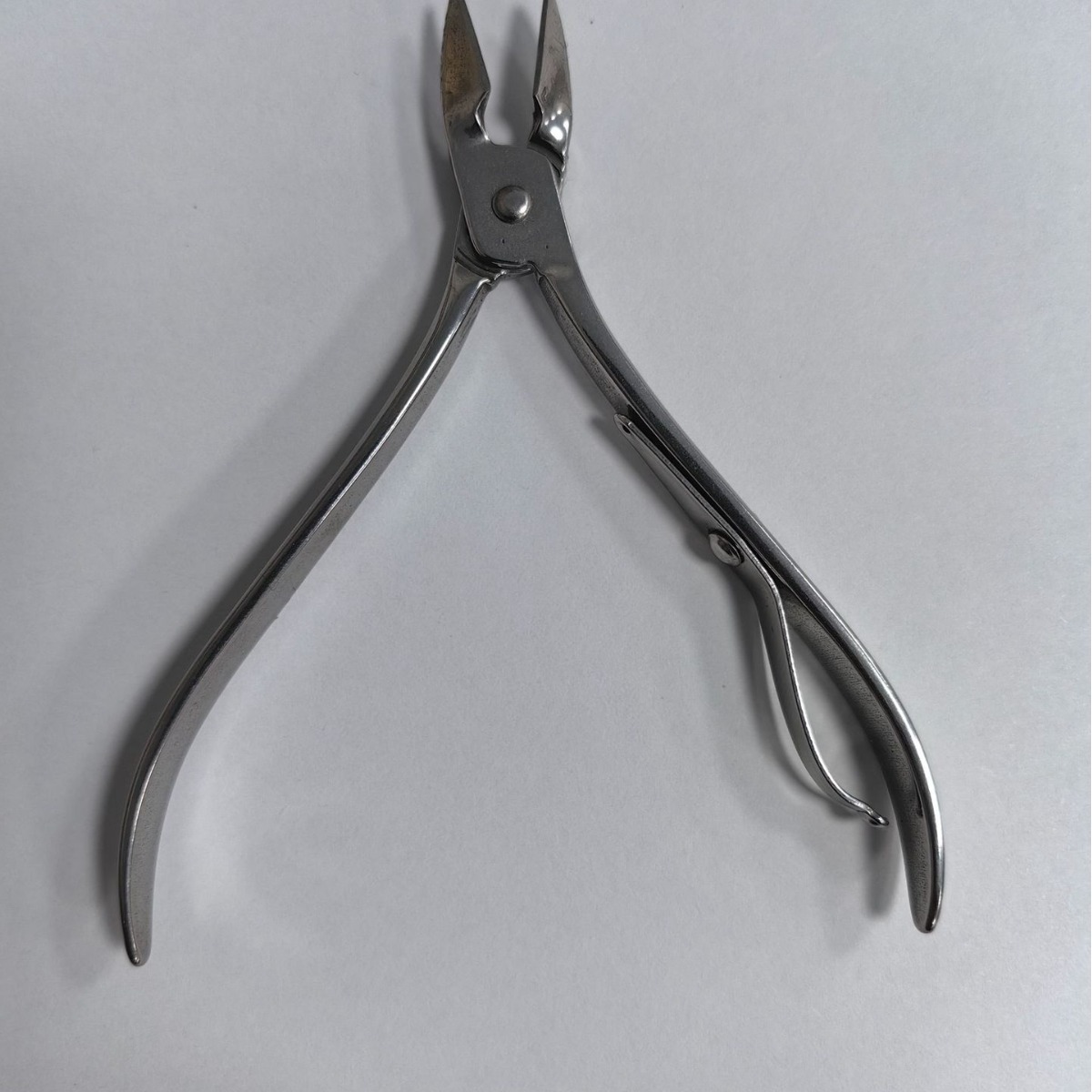 Специальные инструменты для маникюра, профессиональные кусачки для ногтей, масло для кутикулы