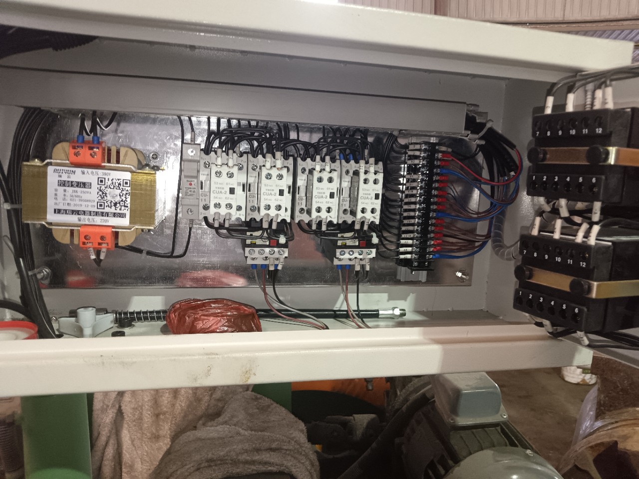 90% New Mude 1800 High Speed Eva Splitting Machine