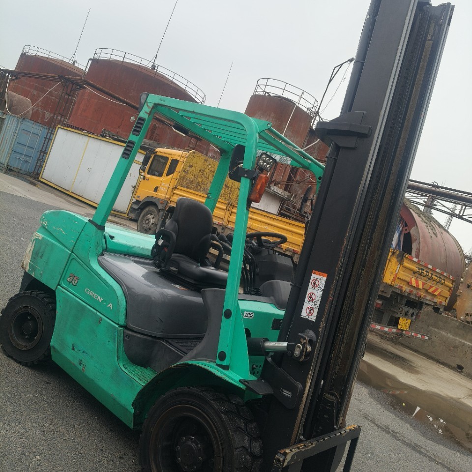 Прямые продажи подержанных японских вилочных погрузчиков Mitsubishi 2.5 тонны, 3.5 тонны, 15 тонн, 25 тонн, в наличии