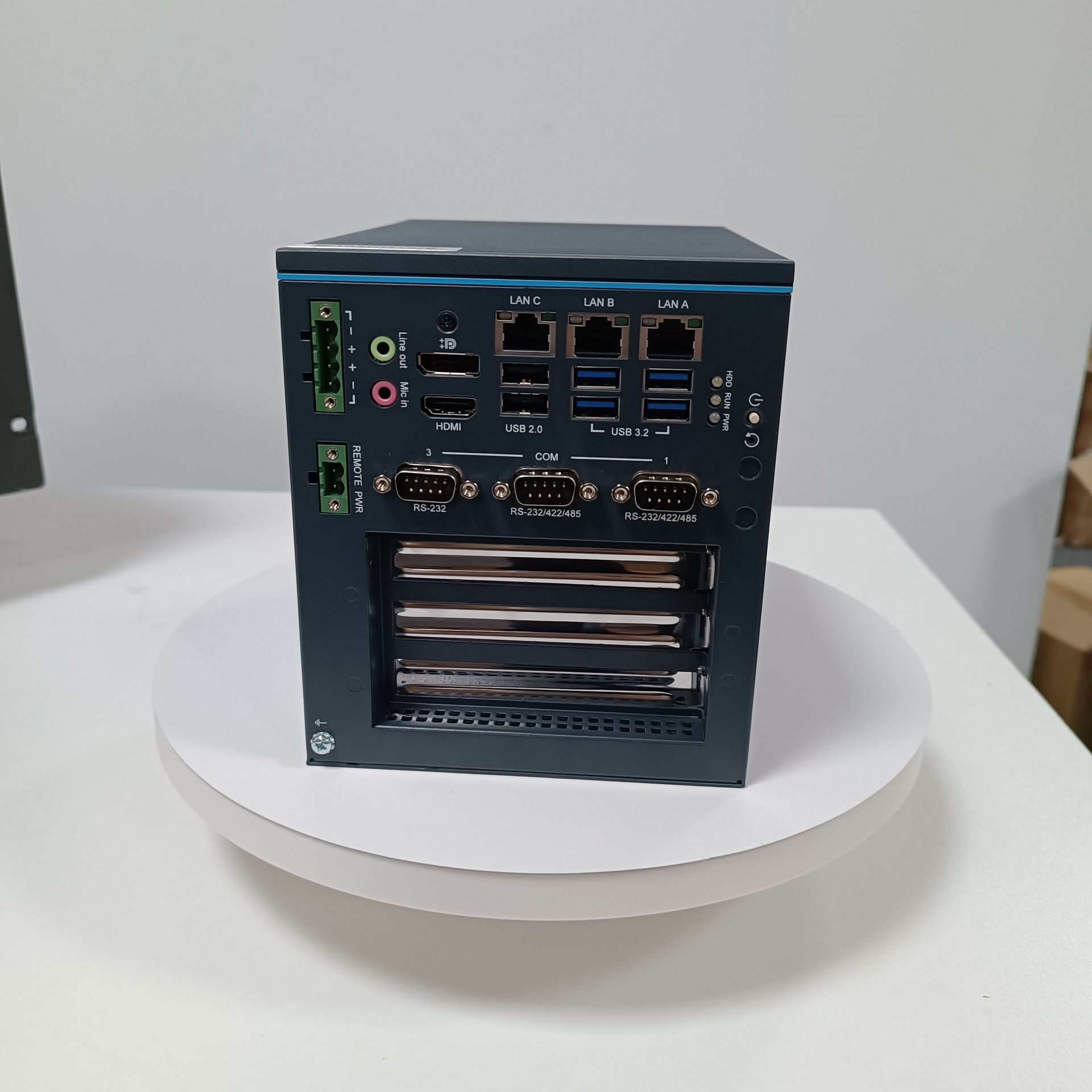 Advantech UNO-348 compact embedded edge controller H420 supports 10th generation processors with 3PCIE