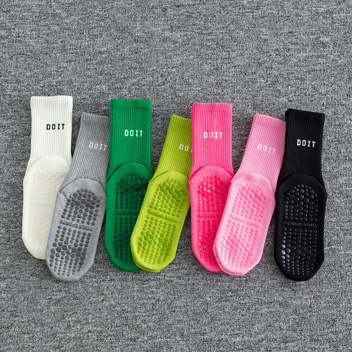 Women's Fitness Floor Socks Trendy Mid-Tube Yoga Socks Sports Socks Sweat-Absorbent Breathable Shark Pants Socks Pilates Socks