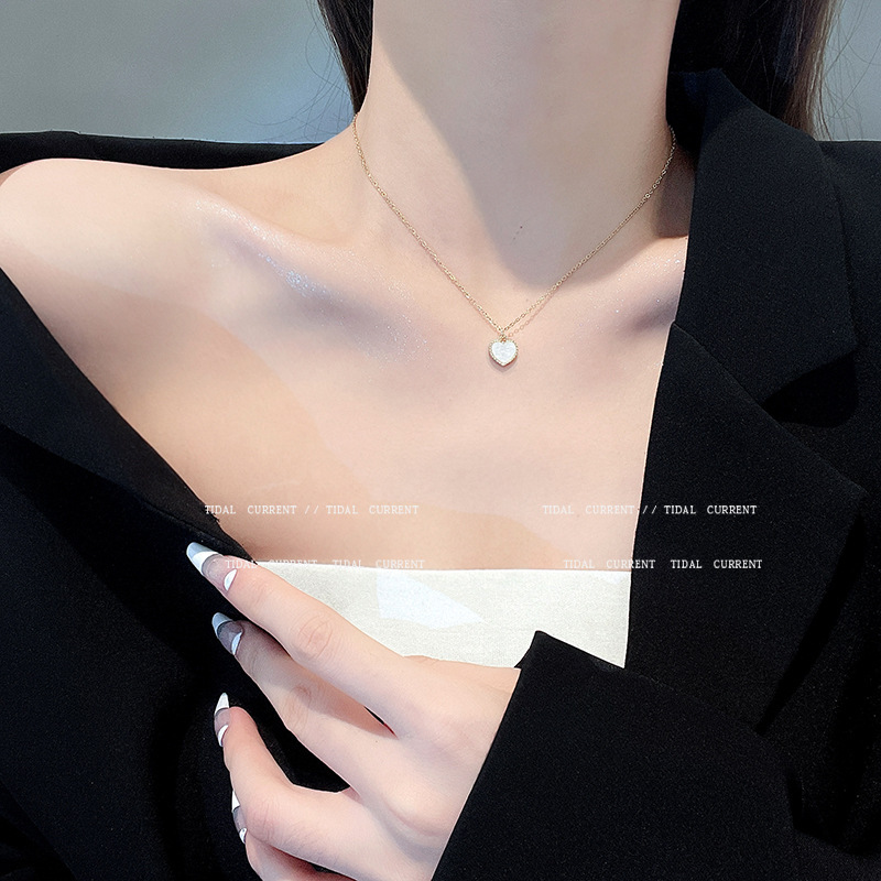 Heart-Shaped Titanium Steel Necklace for Women, Korean Dongdaemun Minimalist Style, Versatile Clavicle Chain, Light Luxury Niche Choker