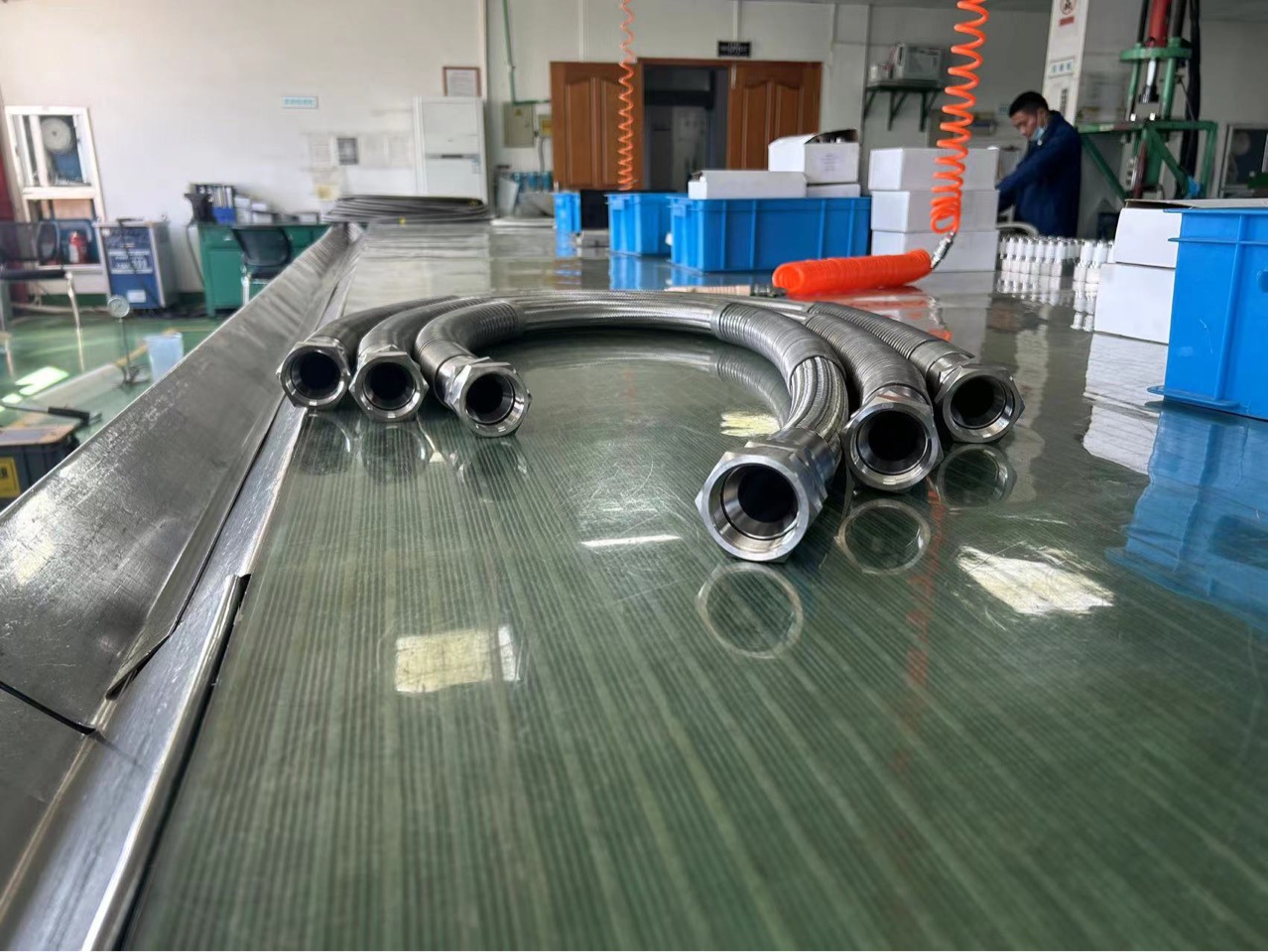 Special braided tube for vulcanizing machine