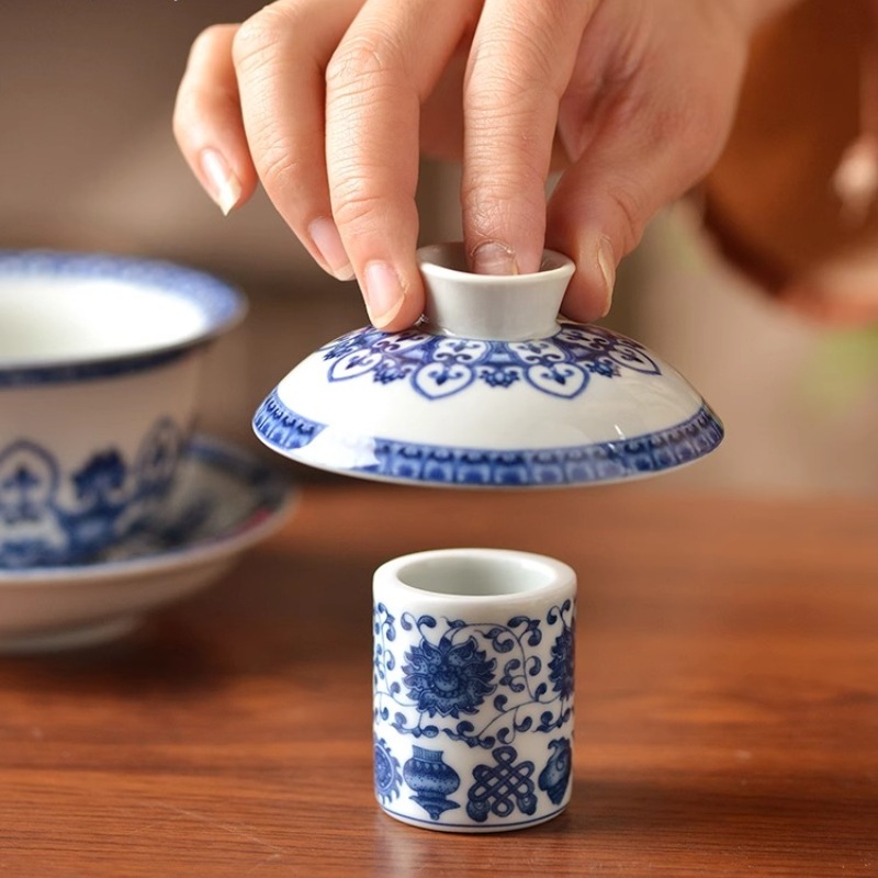 Jingdezhen blue and white wrench finger cover vintage ceramic teapot cover tray cover bowl tea cover mat kung fu tea set accessories