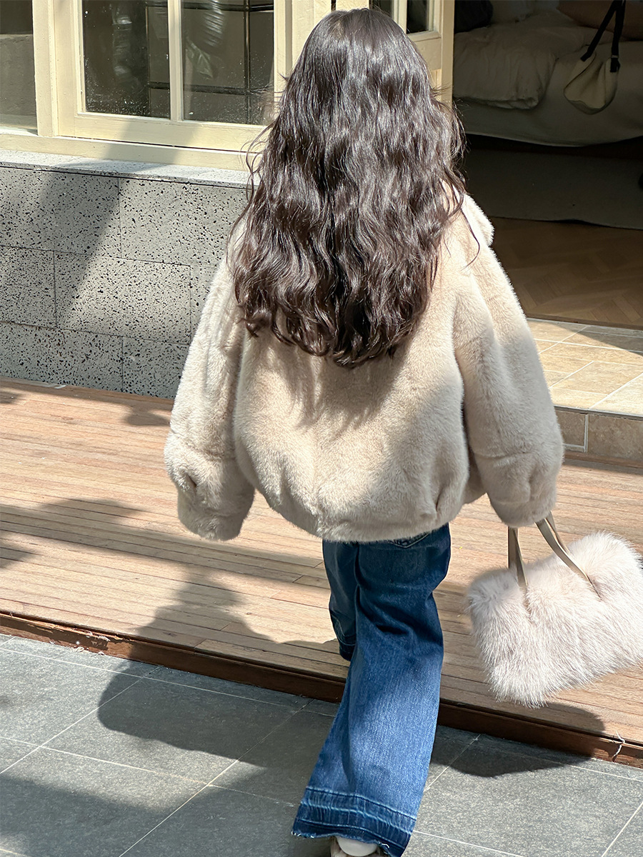 25 New Winter Girls' Fur Outwears, Imitation Fur One-Piece Outwears, Thickeneded Short Mink Fur Kidsren's Winter Outwears