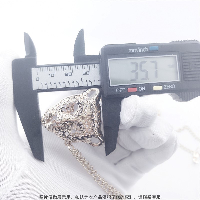 Foshan New Women's Shoes Hardware Label Creative DIY Accessories Fashionable Light Gold Cut Out Leopard Headband Chain Decoration