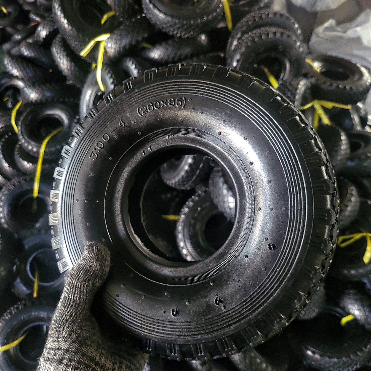 300-4 rubber tire Tiger Car trolley truck warehouse car tire