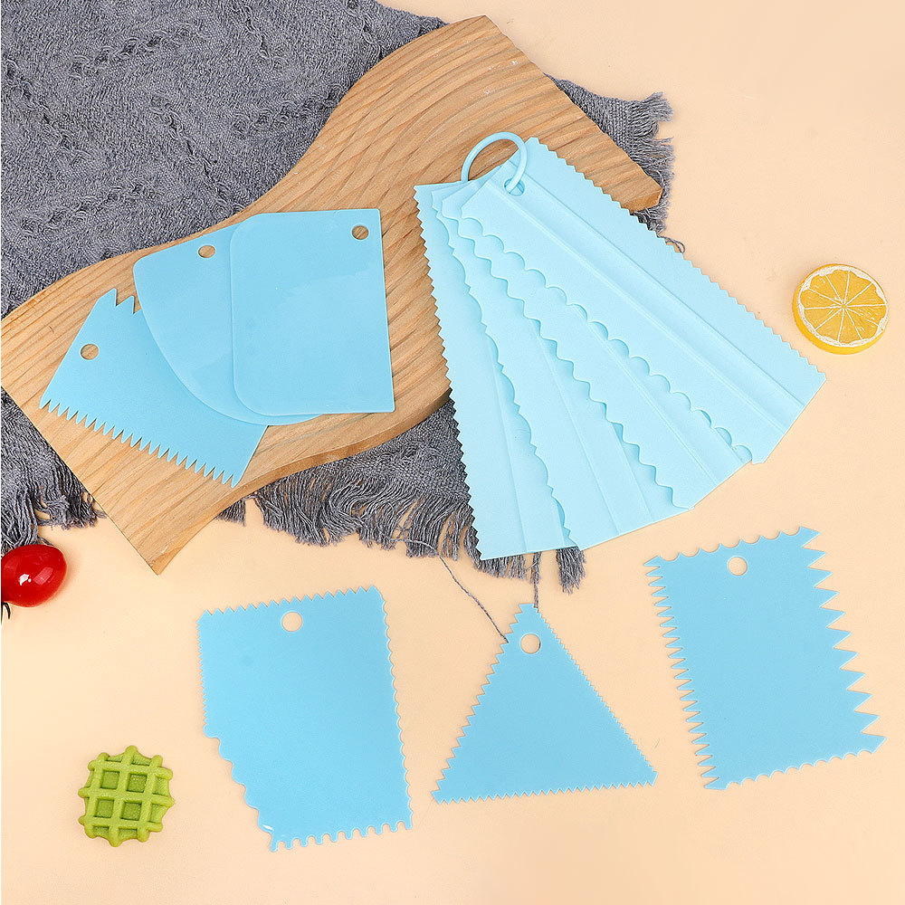 Spot plastic three-piece dough scraper plastic New comb cake scraper pattern cream scraper 4-piece set