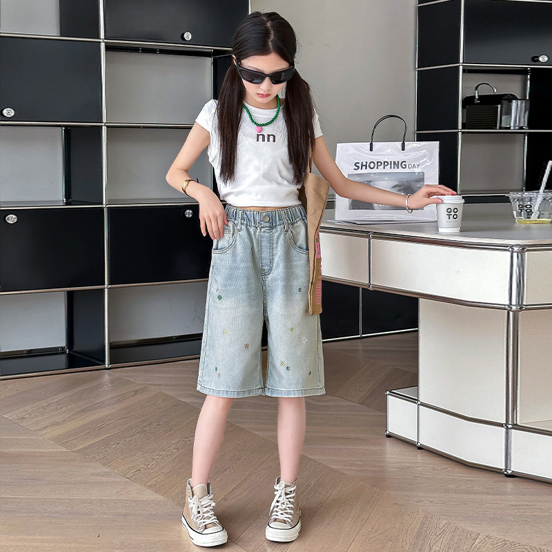 Girls' Western Style Denim Shorts Summer 2025 New Children's Pants Embroidered Floral Summer Pants