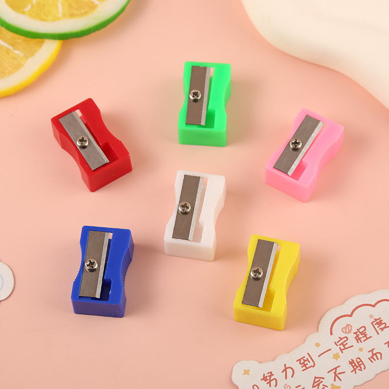 Маленькая квадратная точилка для карандашей для учеников начальной школы, оптовая продажа