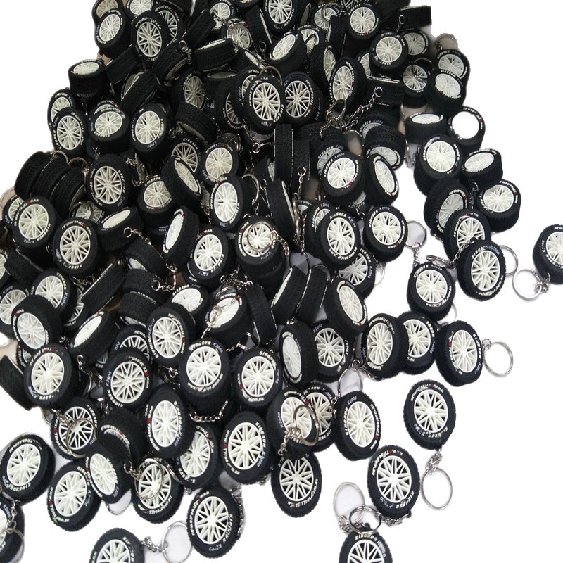 3D Tire Keychain Cartoon Realistic Tire Pendant Metal Wheel Tire Keychain Tire Strap