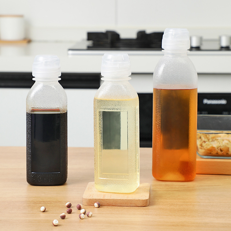Shake the sound of the same flavor all scream oil bottle oil spray can nozzle leak-proof oil tank squeeze control amount sesame oil soy sauce vinegar bottle PP5