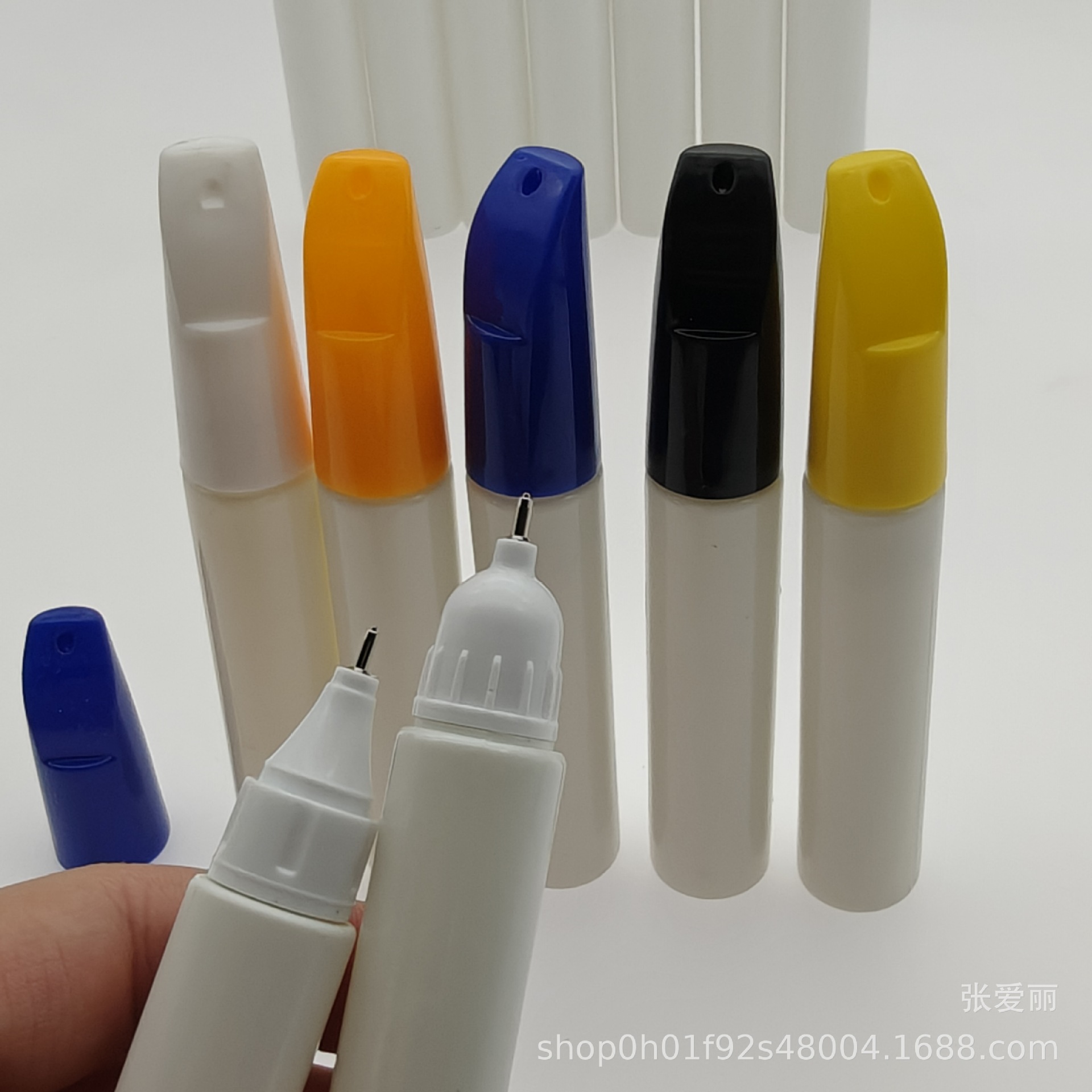 Factory Direct Sales Car Touch-Up Pen Empty Bottle Car Touch-Up Pen Shell Can Be Canned Paint Ink Plastic Bottle