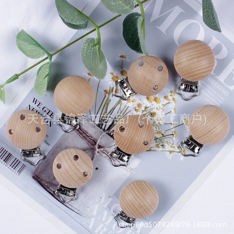 Manufacturer Beech Baby Pacifier Clip DIY Toddler Anti-Drop Chain Clip Round Non-Porous Three-Hole Wooden Pacifier Clip Wholesale