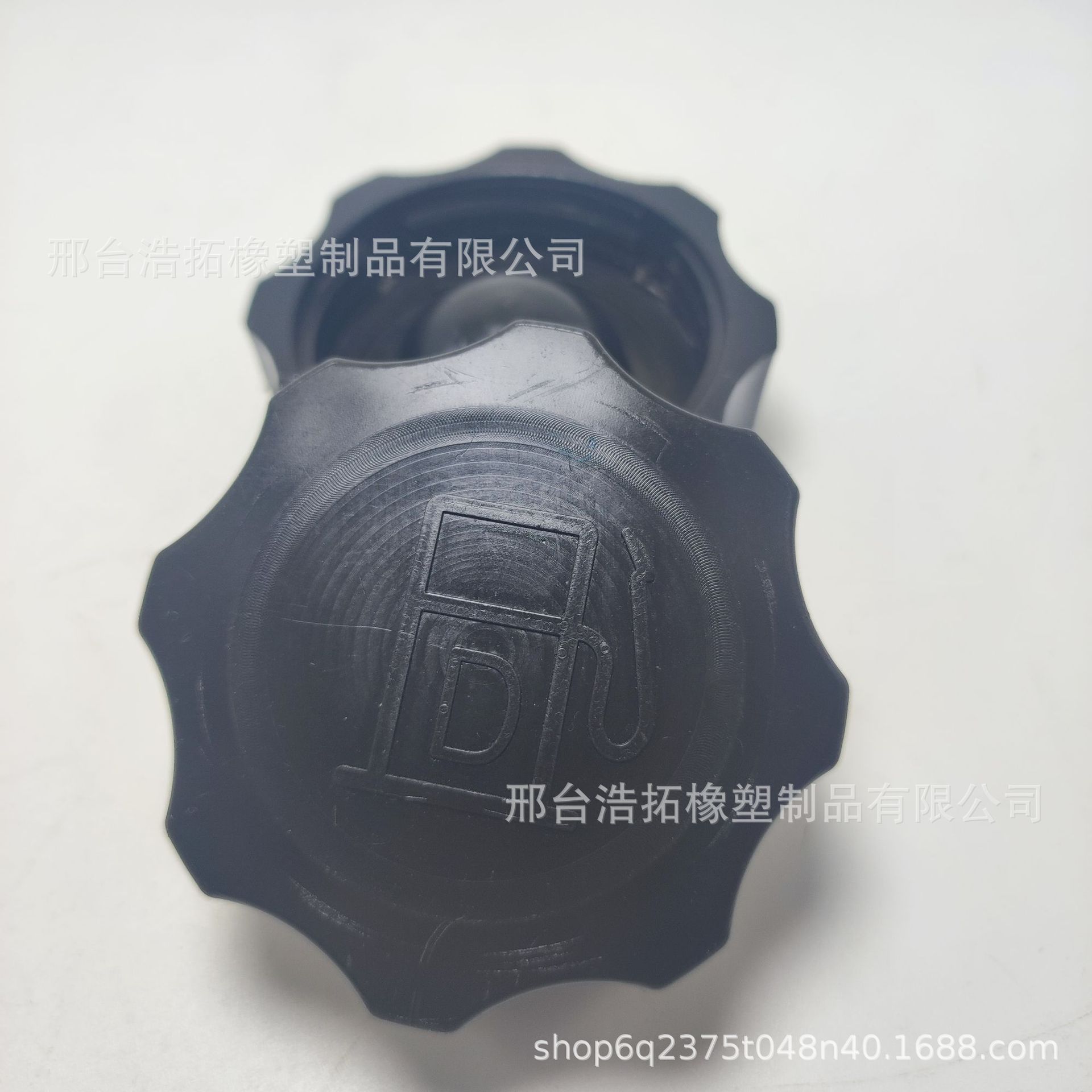 Suitable for Kubota L3608 L4708 L5018 Tractor Parts Assembly Cover Fuel Tank Tc402-42022