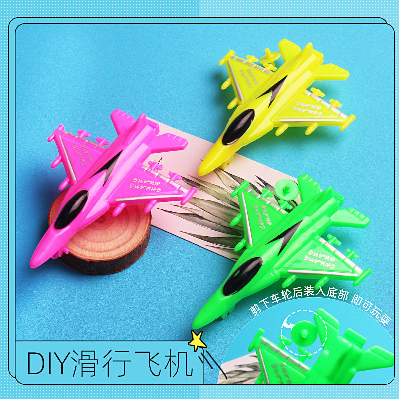 Оптовая поставка фабрики пластиковые цветные детские маленькие игрушки модель такси студентам подарки ночной рынок