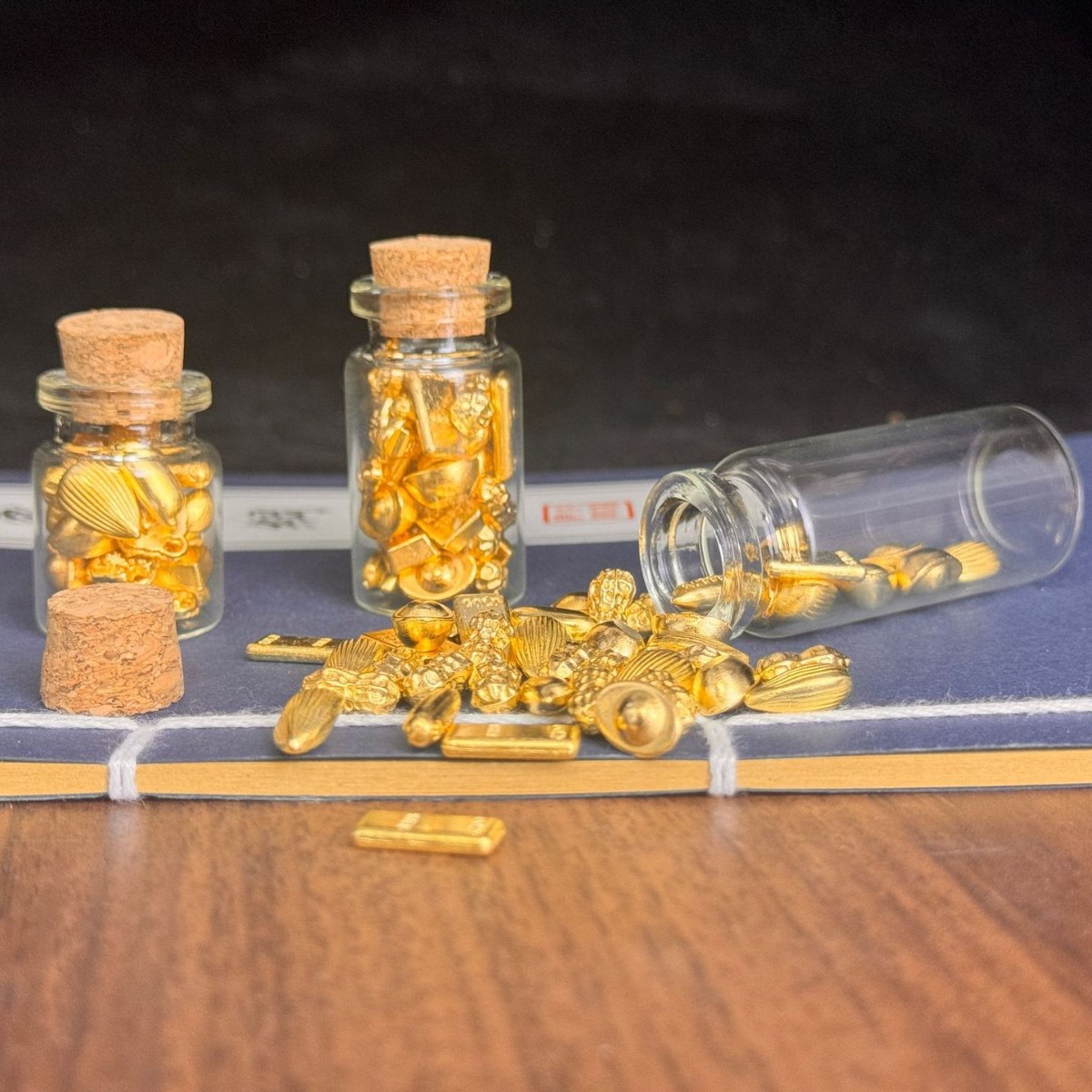 Сенше арахис, рuyi, дыня, золотые слитки, коллекция подарков, фабричная медаль, значок, аксессуары из золотых бобов, стеклянная бутылка
