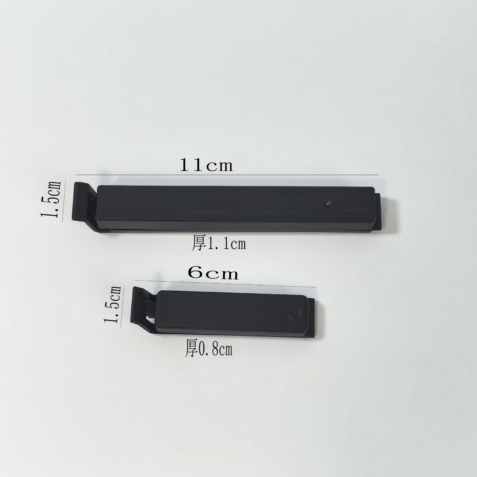 Factory wholesale cartoon food fresh-keeping sealing clip size optional plastic tea snacks sealing clip