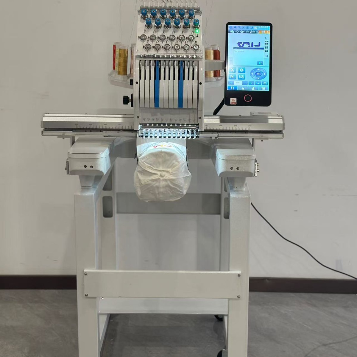 Ye's Single-Head 12-Needle New Model Latest Electronically Controlled A15Pro Electronically Controlled Embroidery Machine Automatic Color Change and Thread Cutting Computer Embroidery