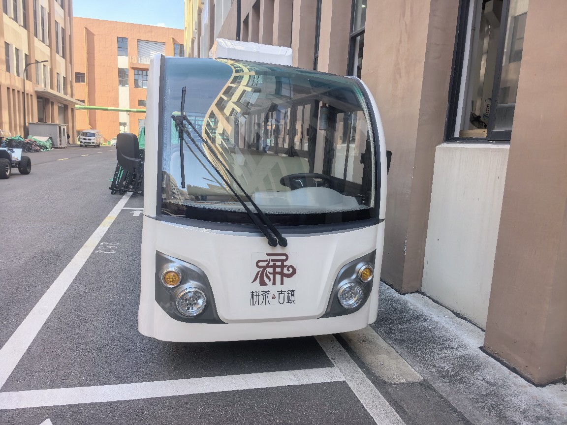Enclosed 14-Seater Electric Sightseeing Vehicle with Glass Doors, Tourist Reception Vehicle, Park Electric Vehicle