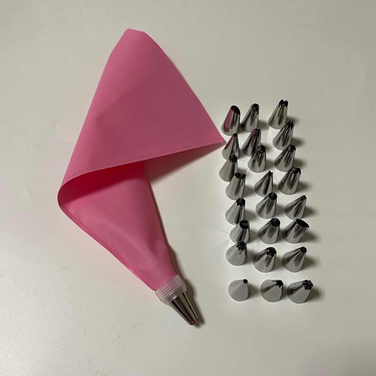 24-head stainless steel piping nozzle set with EVA silicone piping bag conversion head 26-piece cake baking tool