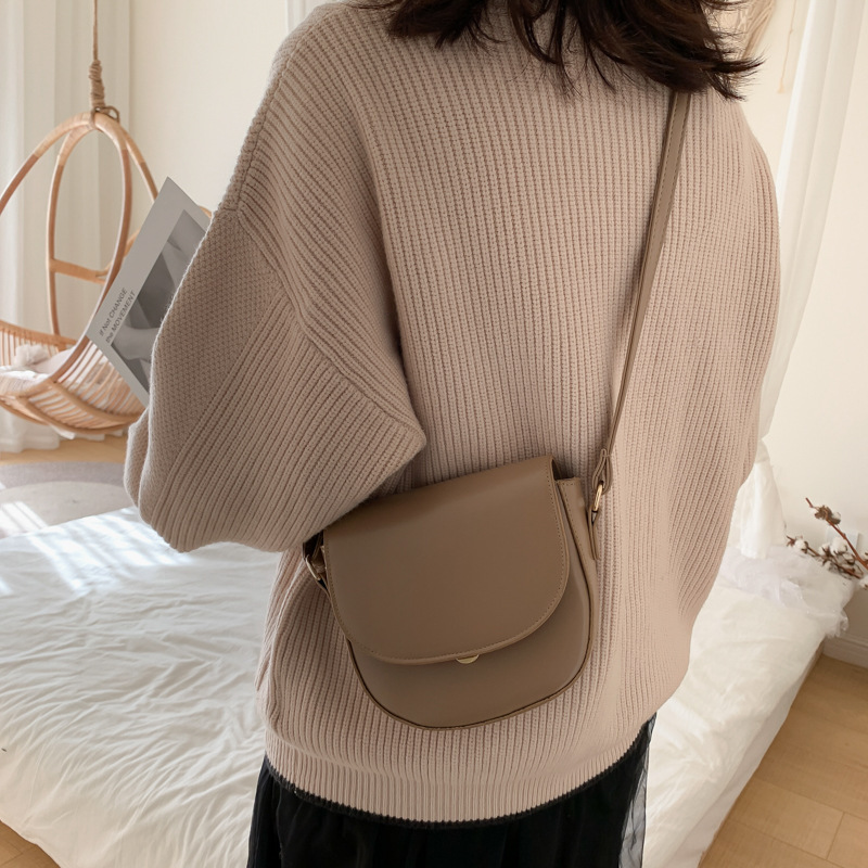 Autumn and Winter Textured Small Bag Women's 2021 Autumn and Winter New Korean-style Crossbody Saddle Bag Fashionable French Xiaoman Shoulder Bag