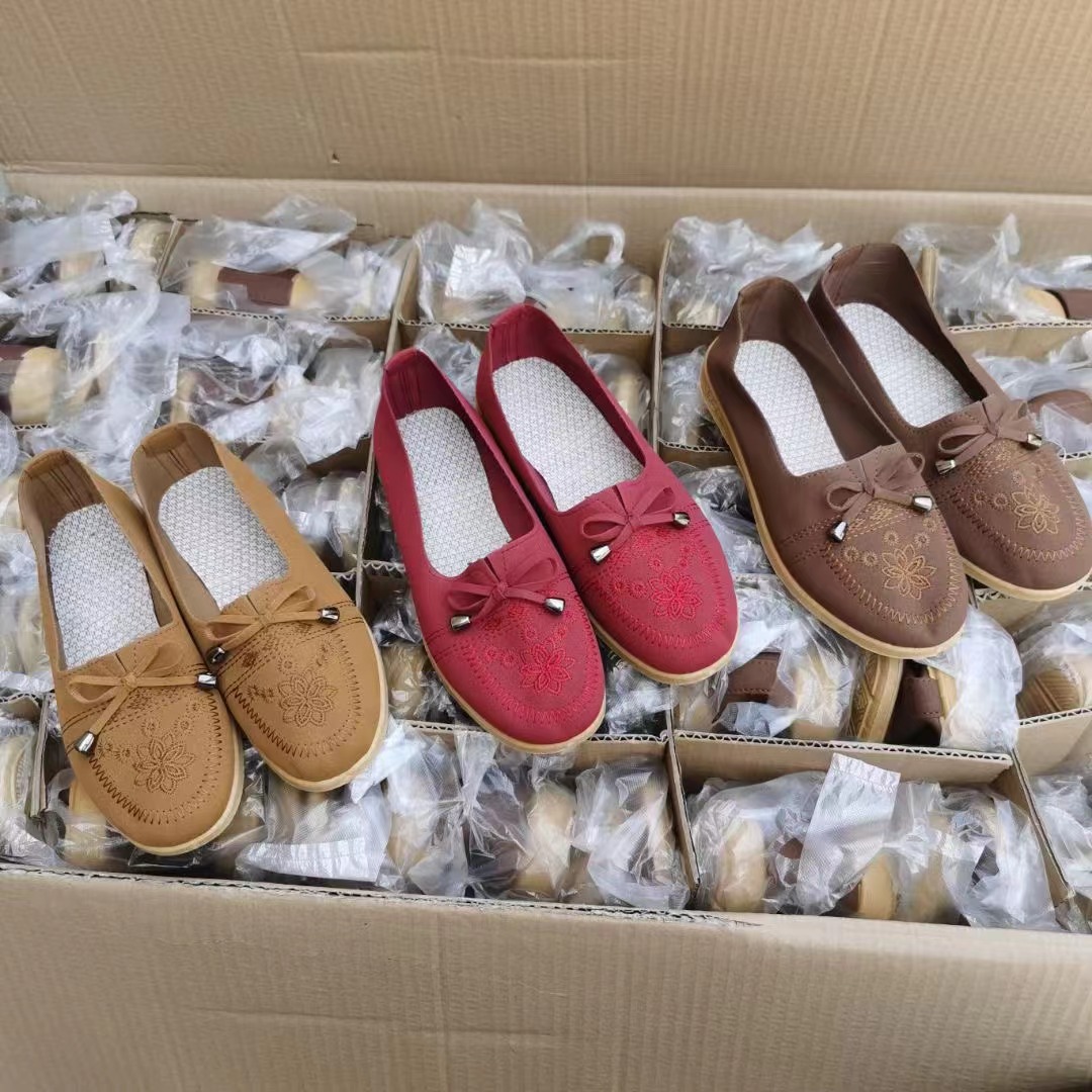 новый стиль обуви старого Пекина для женщин, плоские туфли, слипоны, дышащая кожа, повседневные, универсальные, для матерей
