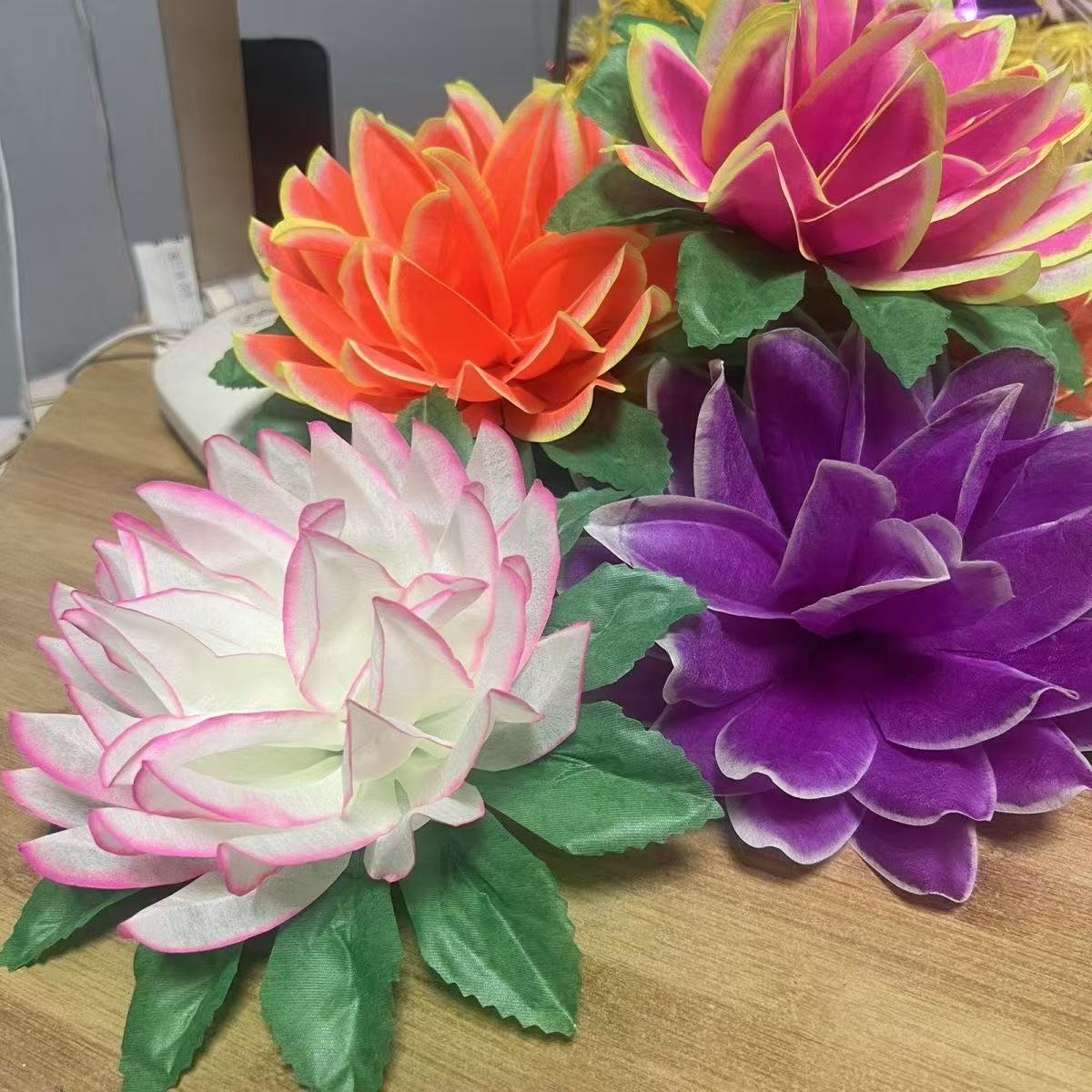 New Artificial Flower 20cm Lotus Lantern Non-Woven Silk Flower with Leaves Lotus Manufacturer in Stock