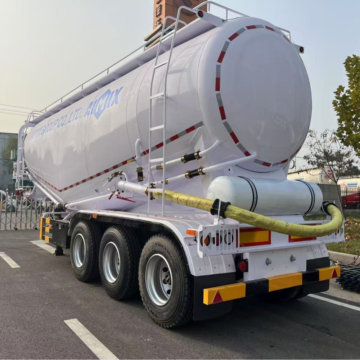 Cross-Border 50-Cubic Ash Tank Truck, Bulk Cement Tank Truck, Fly Ash Transport Tank Truck, Dry Mixed Mortar Tank Truck Trailer