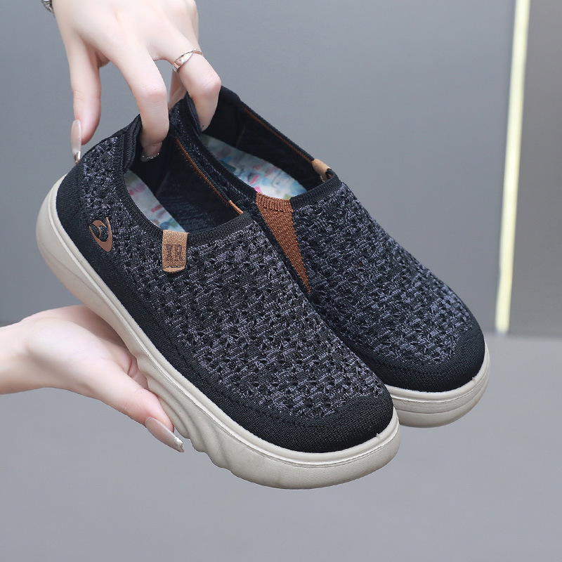 2025 Spring and Autumn New Old Beijing Cloth Shoes Women's Single Shoes Flying Woven Breathable Comfortable Mother Shoes Soft Sole Non-slip Walking Shoes