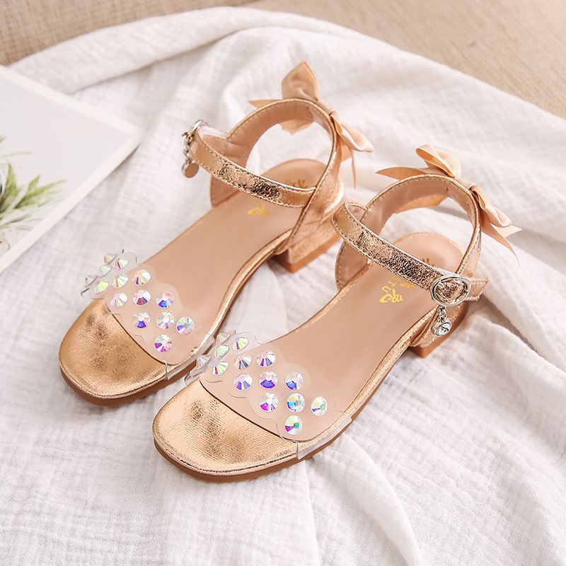 Foreign Trade Orders and Local Orders Support Free Sample Making. the Factory Focuses on the Development of Various Girls' Shoes