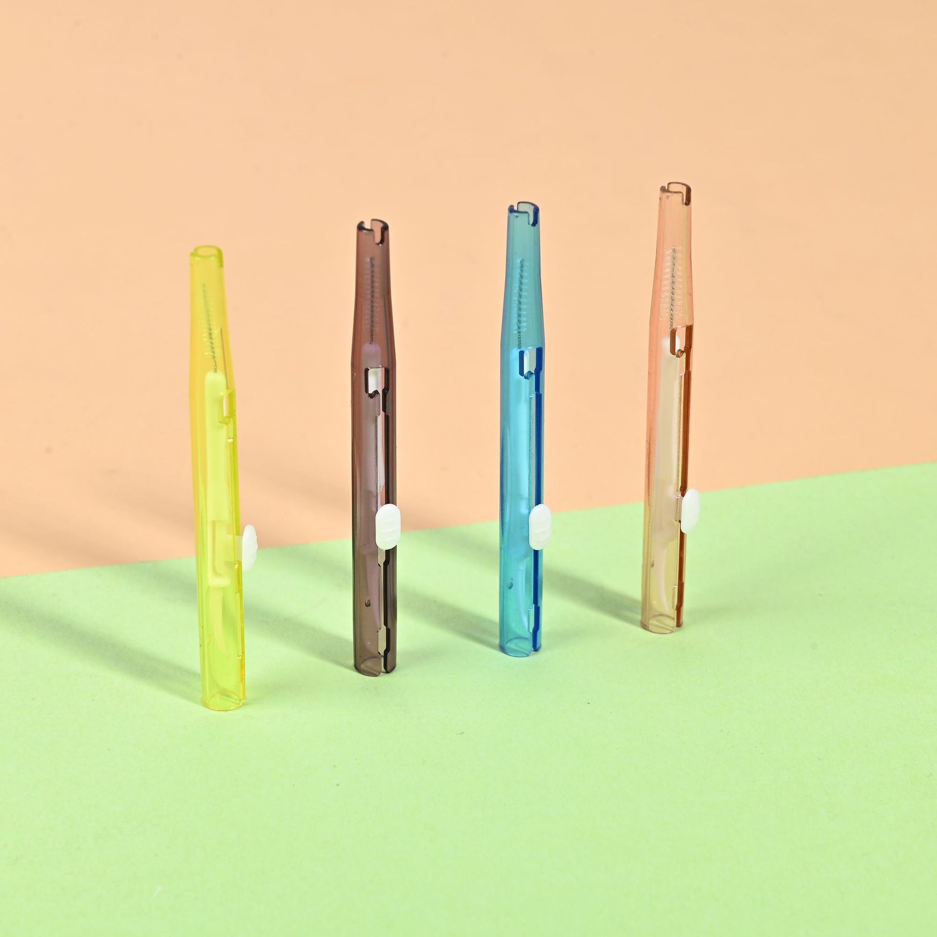 Mobile phone bell cleaning brush earpiece cleaning dust flat dust brush earphone speaker shower cleaning brush