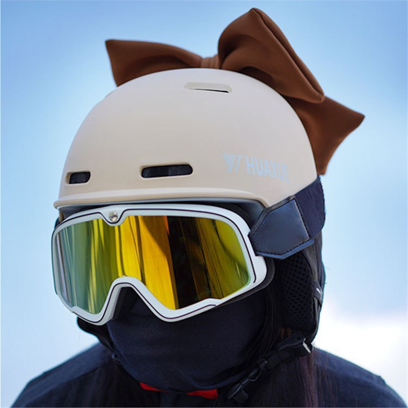 Professional Ski Helmets for Men and Women, Single and Double Board Ski Equipment, Protective Gear, Warm and Anti-Collision Protective Snow Helmets and Snow Hats