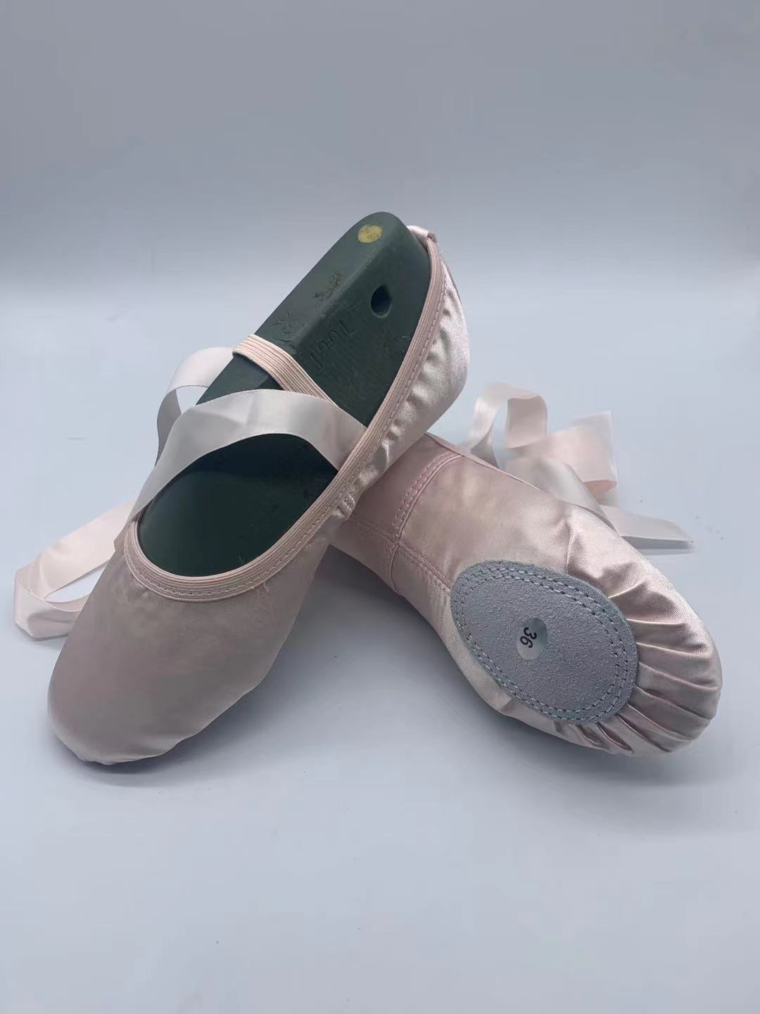Dropshipping Dance Shoes for Kidsren, Lace-Free Dance Shoes for Women, Cat Claw Soft-Soled Ballet Practice Shoes, Custom Wholesale