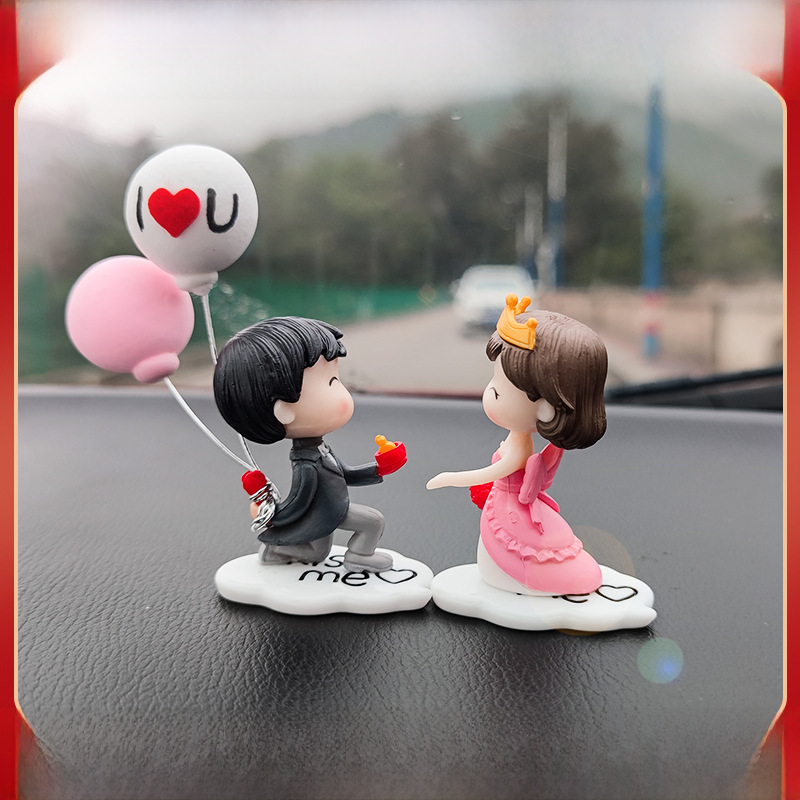 Car Cute Couple Ornaments Car Interior Decoration Car Ornaments Home Office Ornaments Instrument Panel Decoration Ornaments
