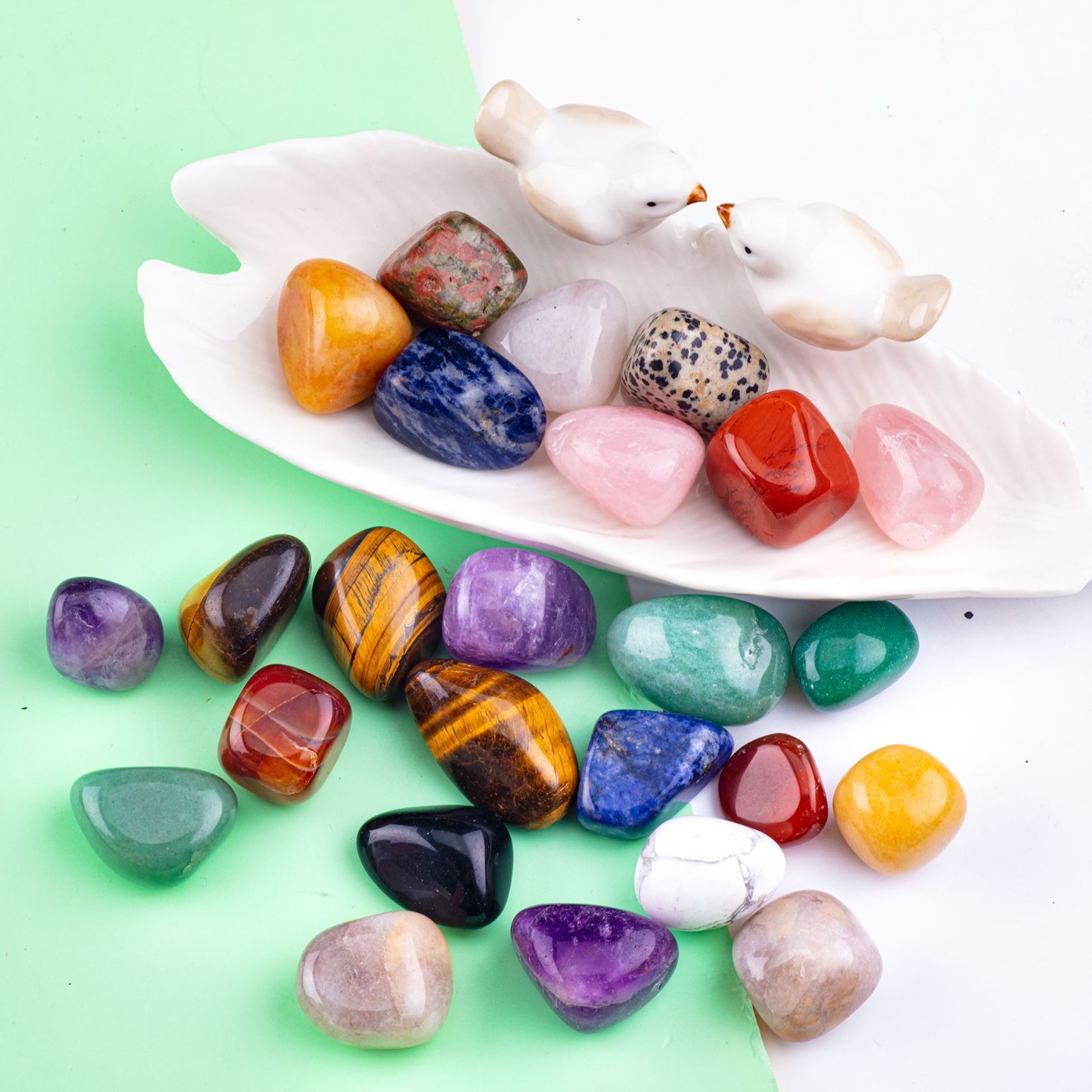 Wholesale natural crystal stone rolling stone polishing stone gravel powder crystal aromatherapy stone color irregular ornaments decorative stone