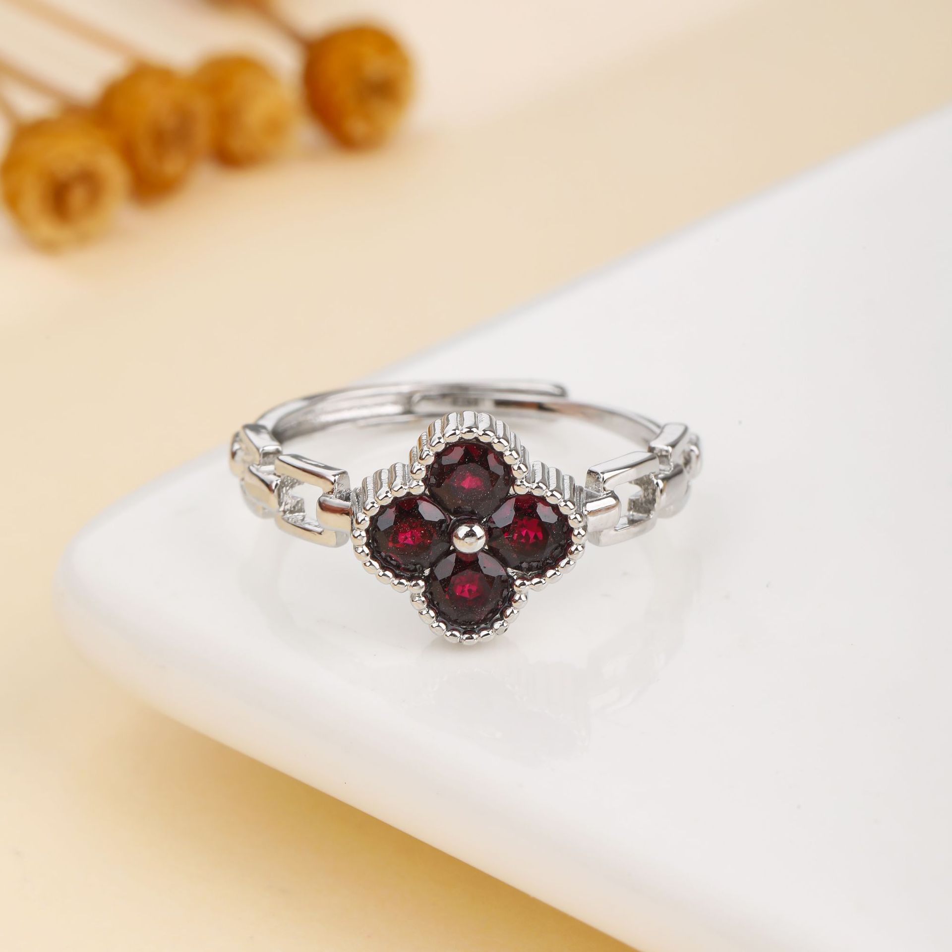 Tr-053 Natural Garnet Ring Ins3.5Mm Four-Leaf Clover Popular Accessible Luxury Style Open Ring Does Not Fade