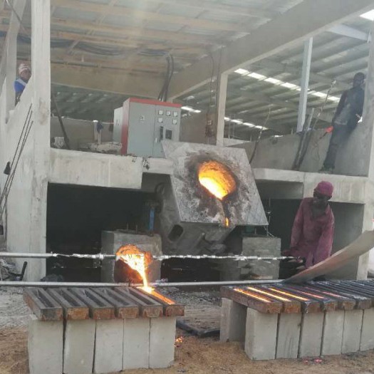 Medium Frequency Induction Steelmaking Furnace Aluminum Alloy Shell Safety Self-Check Flip Aluminum Melting Furnace Crucible Metal Smelting Furnace