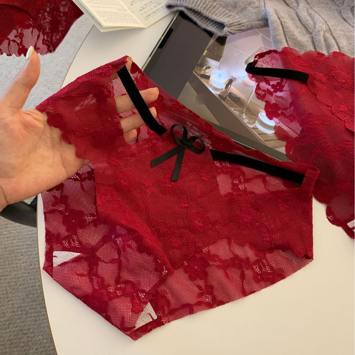 Hollow French Lace Red Underwear for the Year of Birth, Sexy and Seductive Women's 2025 New Pure Lust Mesh Briefs