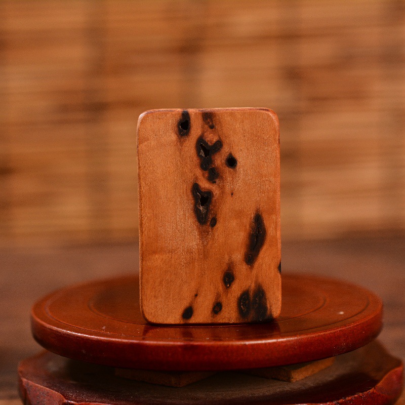 Подвеска из дерева жожоба, резной деревянный кулон с картой