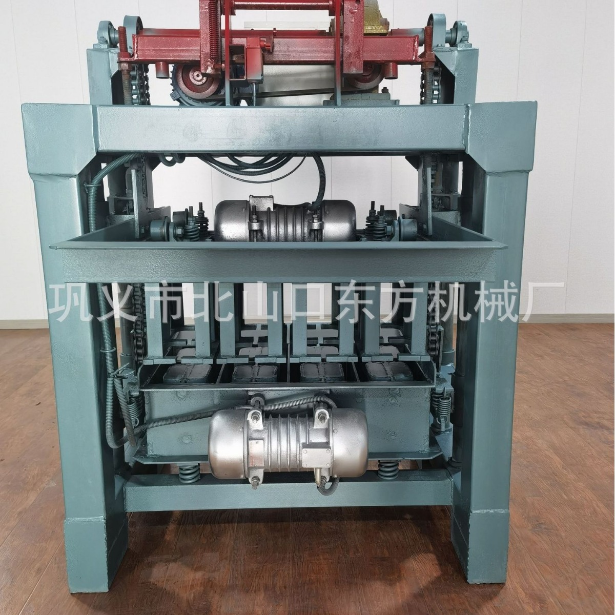 Exported to Africa Mobile Semi-automatic Cement Hollow Brick Making Machine Small Block Pad Paving Slope Protection Wooden Brick Machine