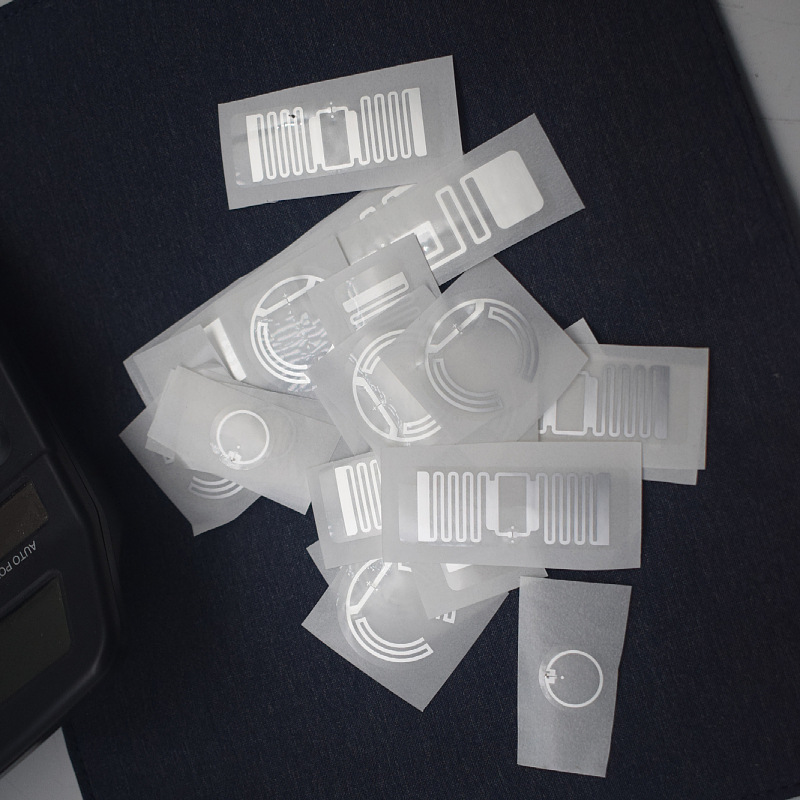 Effective range of 1.5 m quantum chip for the bottom of the shoes