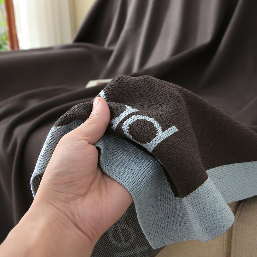 Knitted Blanket Custom Logo Shawl Blanket Red Year of the Horse Jacquard Blanket Fleece Blanket Airline Blanket Custom Pattern