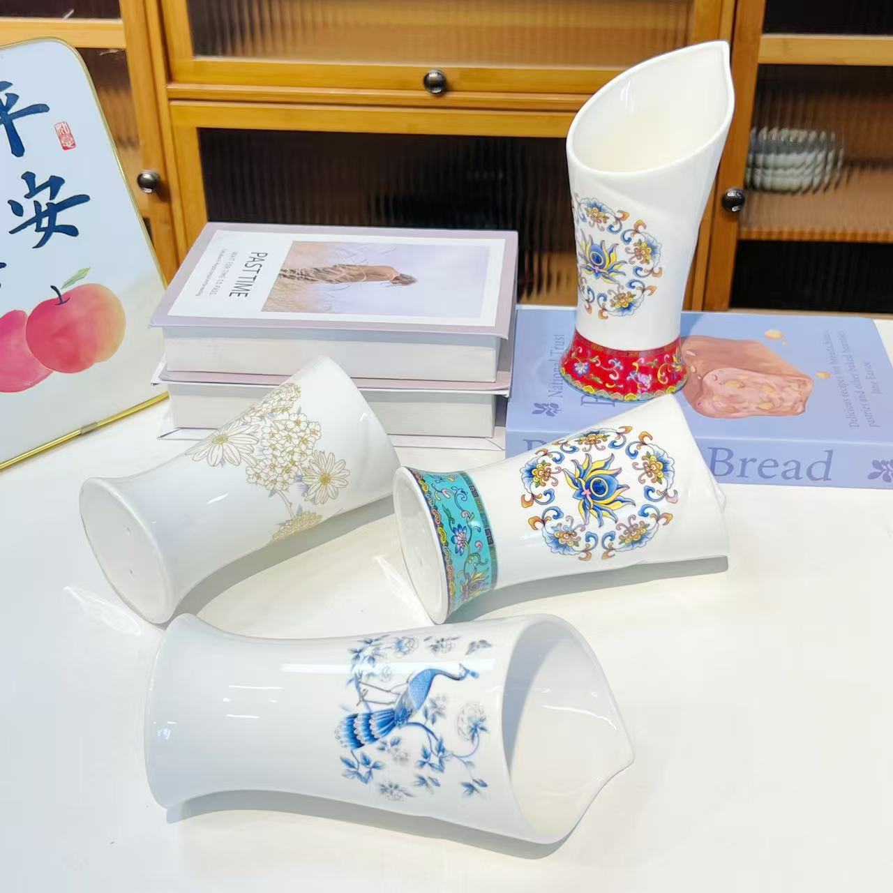 A Large Number of Ready-Made Ceramic Chopstick Barrels for Home Restaurants Wholesale Chinese-Style Drain Chopstick Baskets Pure White