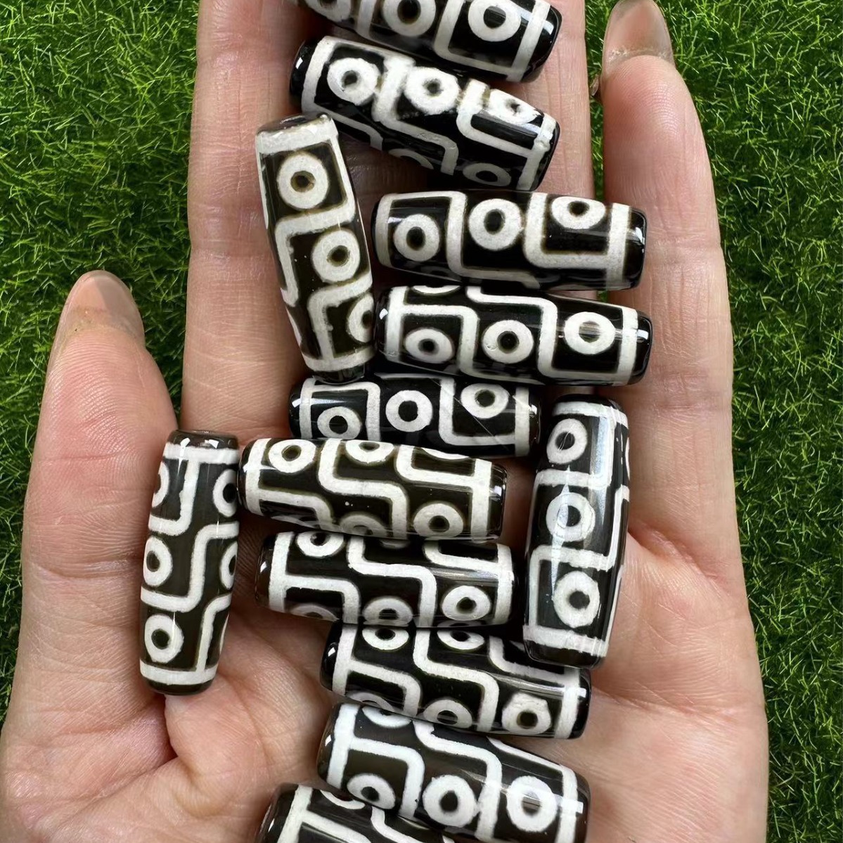 Tianzhu Wholesale Natural Agate Xizang Black and White Nine Eye Tianzhu Accessories Scattered Beads Buddha Beads Bodhi Semi-finished Accessories