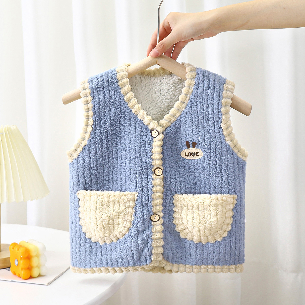 Children's Vest Spring and Autumn Korean Style Baby's Waistcoat Small and Medium-sized Children's Men's and Women's Puff Velvet Vest Thick Bag Baby Cardigan Children's Wear