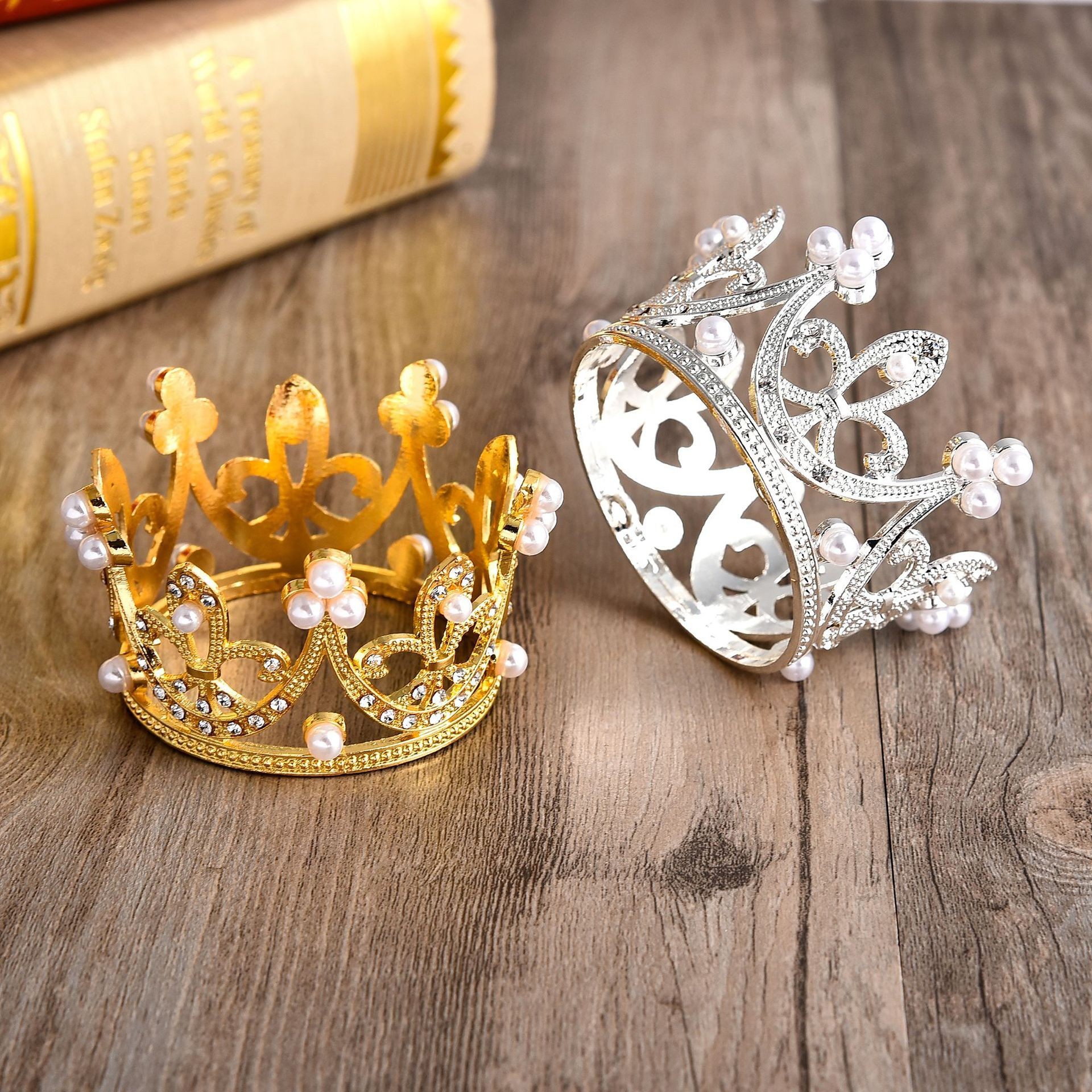 Cross-border Hot Selling Crown Decoration Ornaments Party Baking Valentine's Day Adult Queen Pearl Crown Headwear Children's Crown