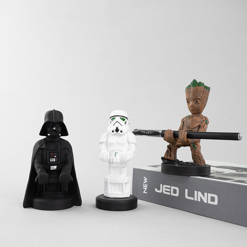 Деревянный Грут Черный Воин Белый Солдат Подставка для ручек Подставка для мобильного телефона Креативный сувенир для друзей и коллег