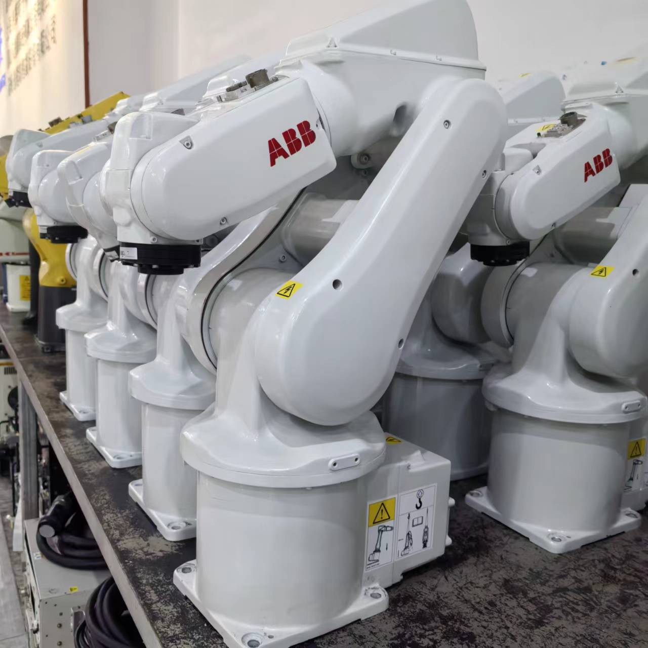 Used ABB small desktop robot IRB120 load 3KG assembly handling polishing teaching mechanical arm